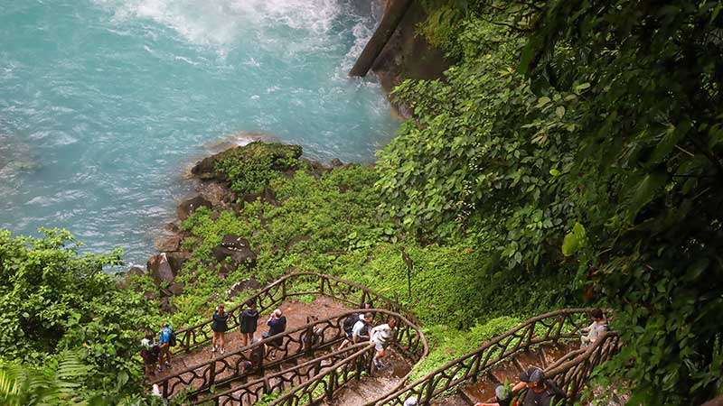 Costa Rica best places to visit RioC eleste Waterfall